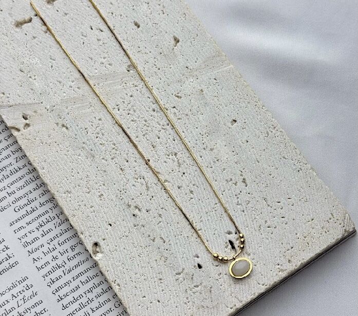 Gold Sade Kolye
