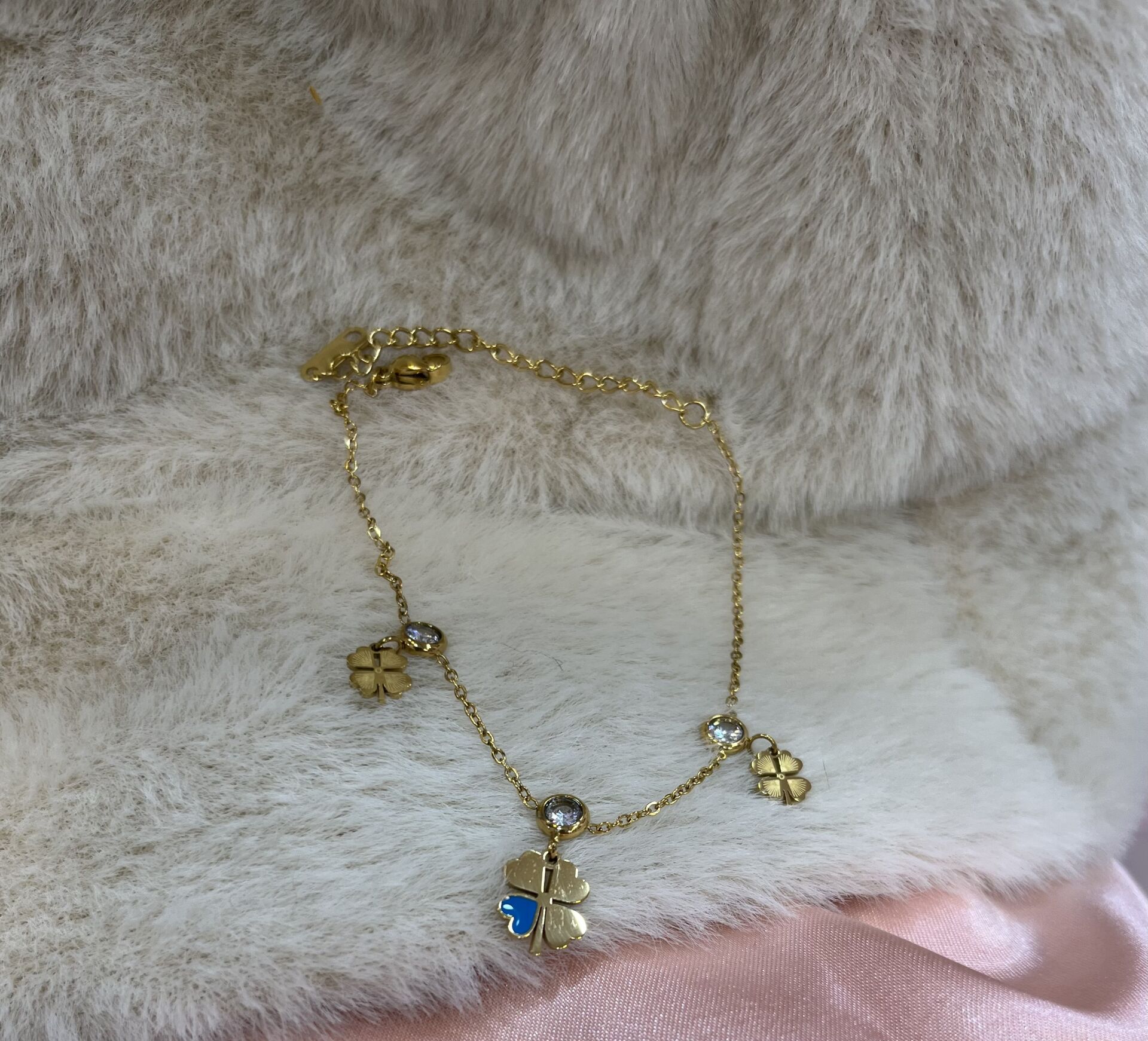 Gold Taşlı Yoncalı Bileklik