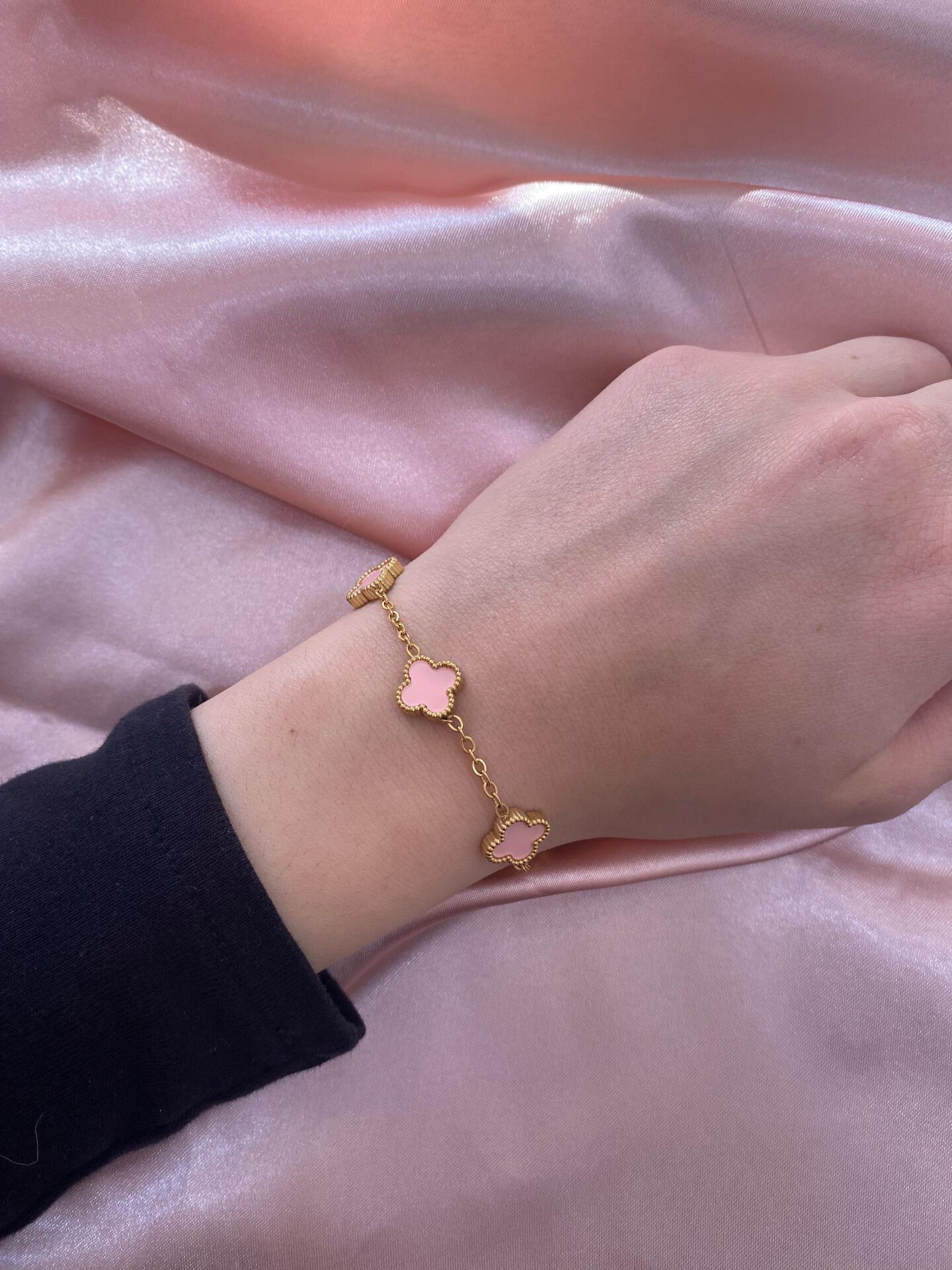Gold Pembe Yonca Bileklik