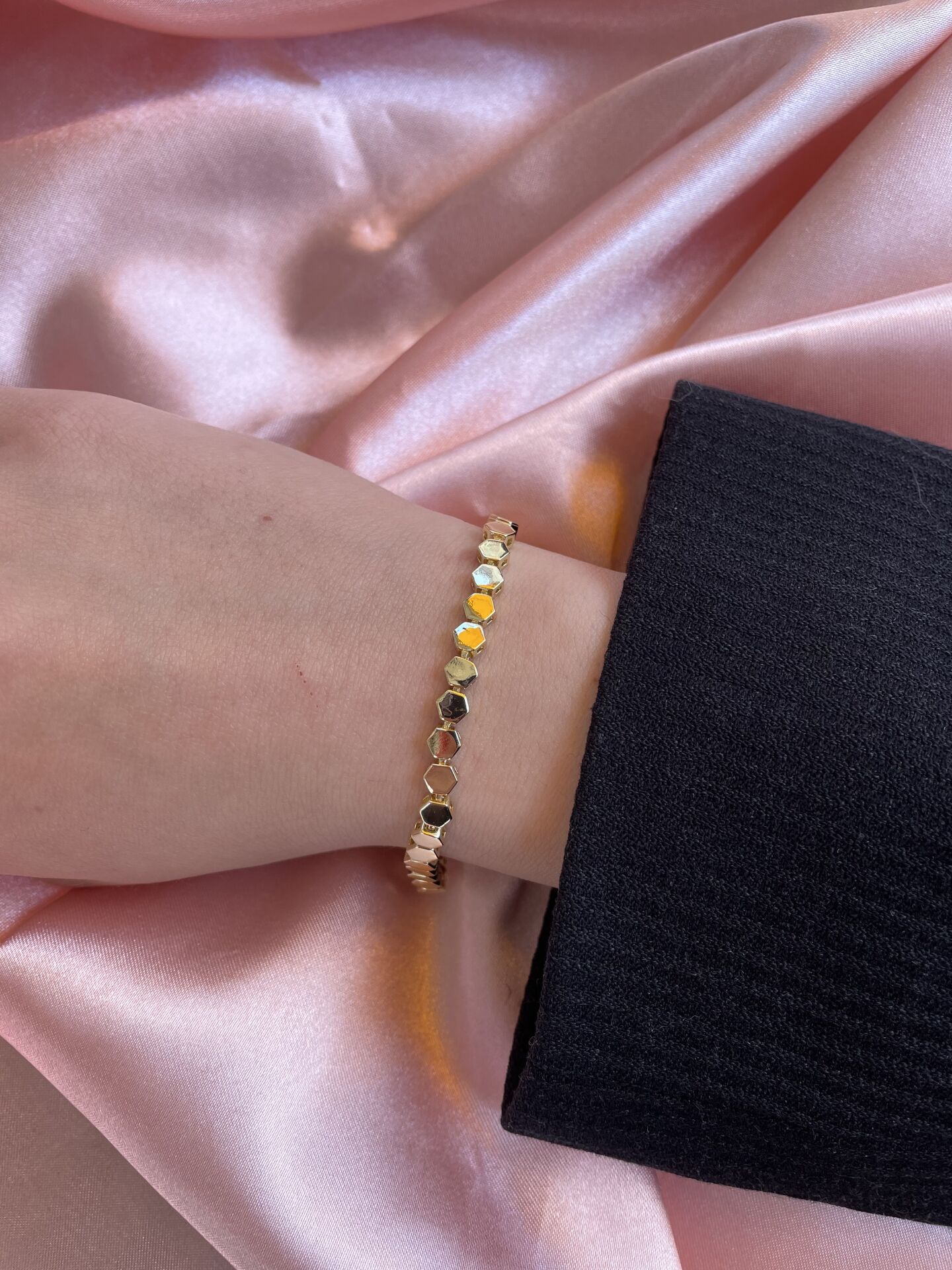 Özel Seri Petek Modelli Bileklik