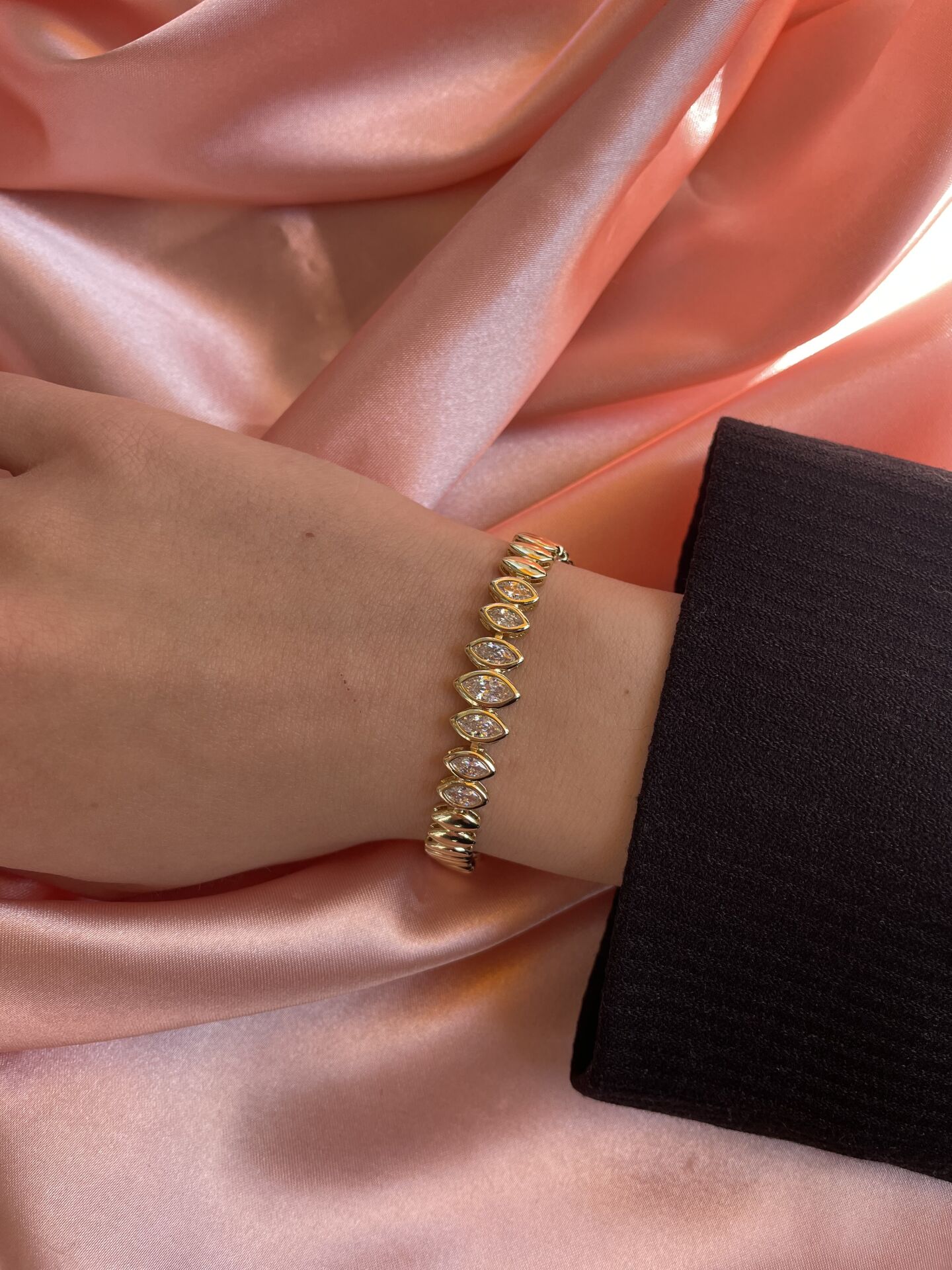 Özel Seri Taşlı Bileklik