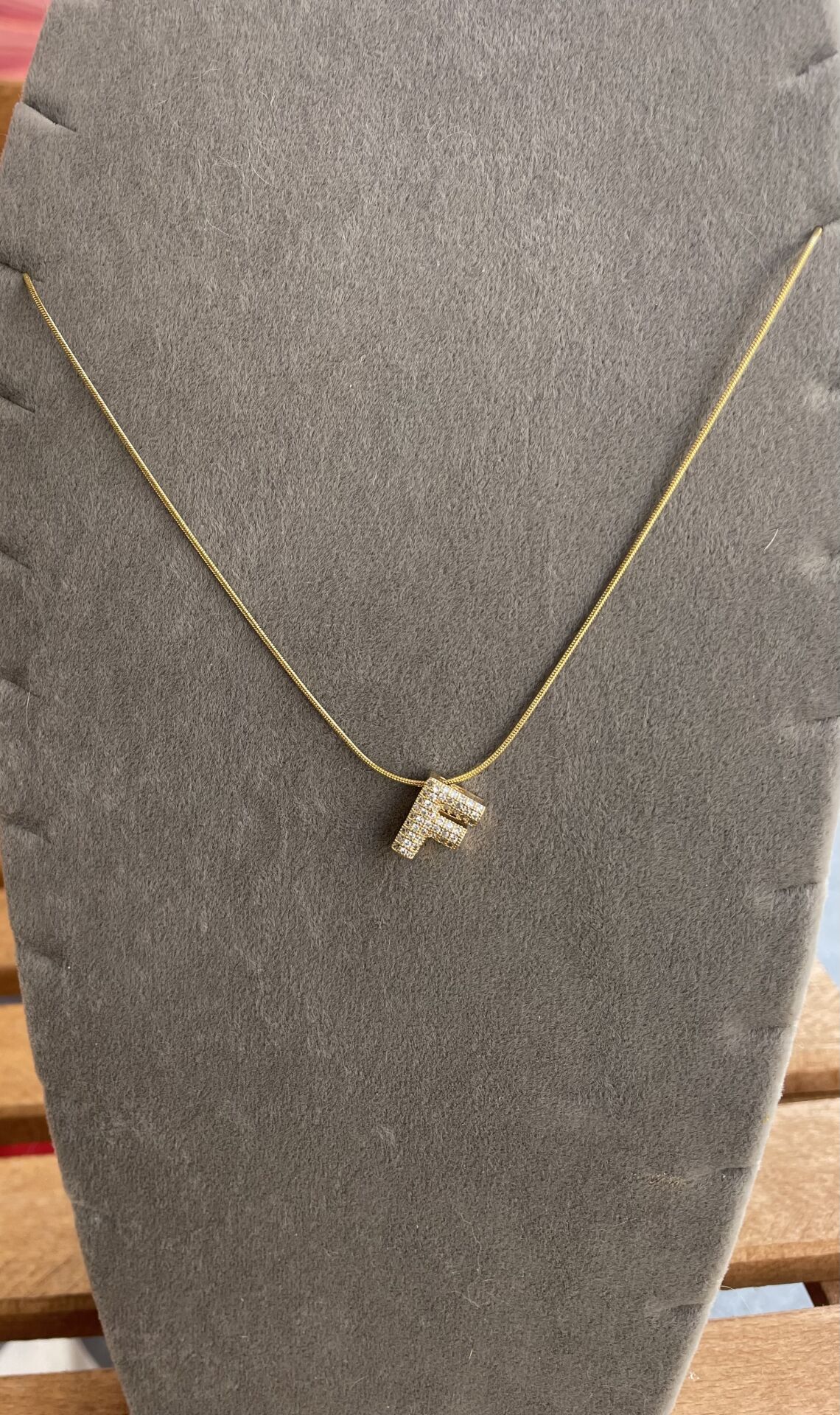 Gold F Harfli Kolye