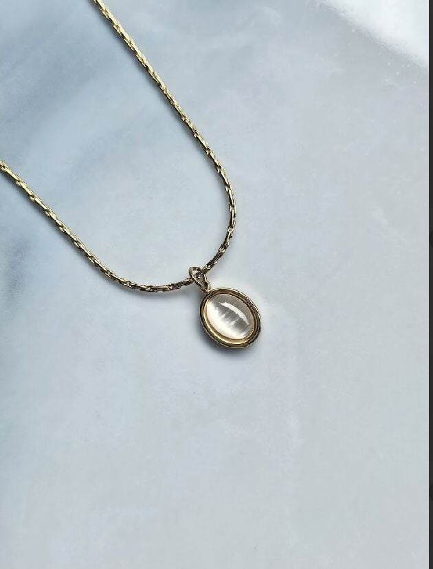 Beyaz Taşlı Gold Kolye